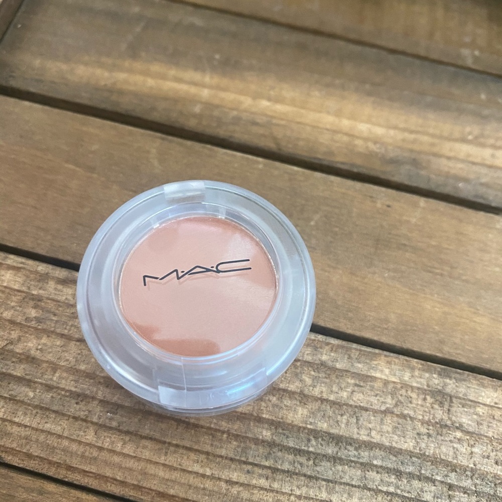 MAC‎ eyeshadow